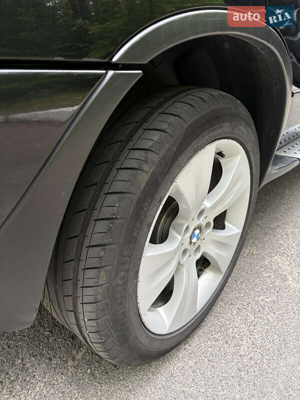 Внедорожник / Кроссовер BMW X5 2005 в Малине