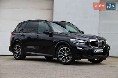 Внедорожник / Кроссовер BMW X5 2018 в Сарнах