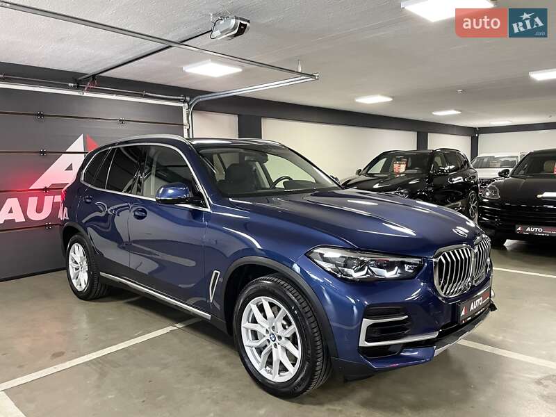 Позашляховик / Кросовер BMW X5 2021 в 