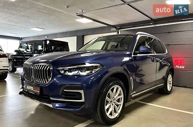 Позашляховик / Кросовер BMW X5 2021 в 