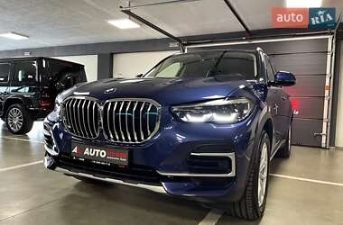 Позашляховик / Кросовер BMW X5 2021 в 