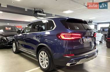 Позашляховик / Кросовер BMW X5 2021 в 
