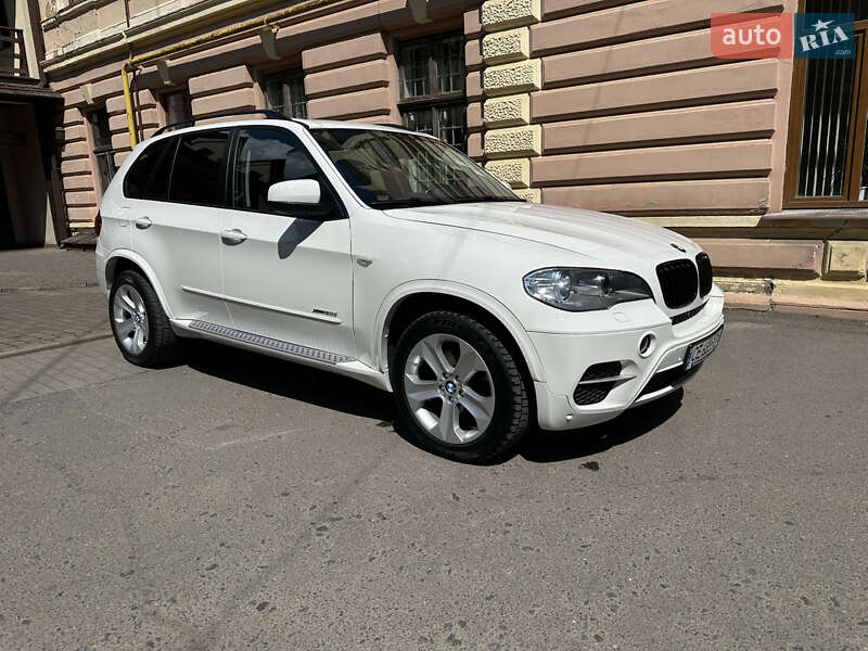 Позашляховик / Кросовер BMW X5 2012 в Чернівцях