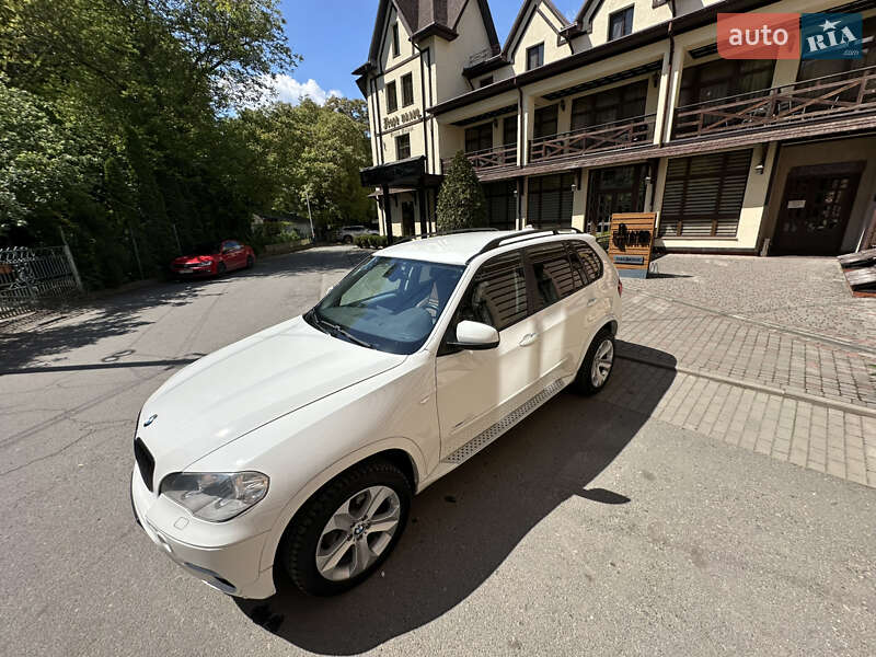 Позашляховик / Кросовер BMW X5 2012 в Чернівцях