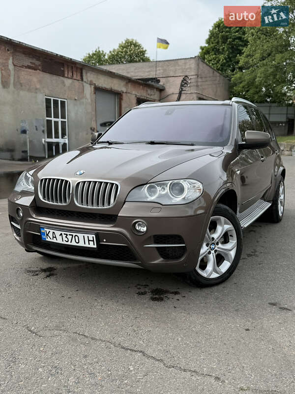 Внедорожник / Кроссовер BMW X5 2012 в 