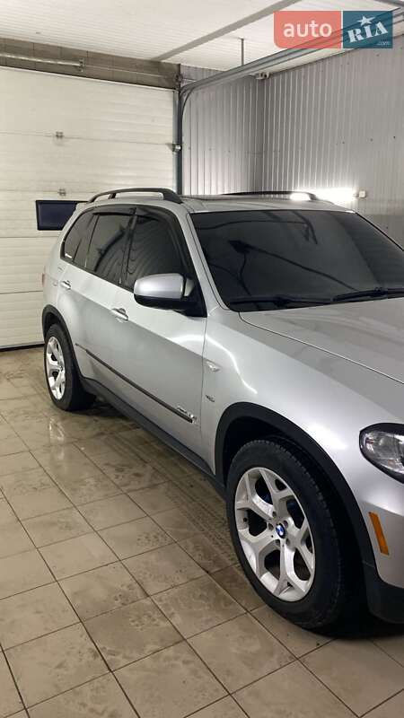 Внедорожник / Кроссовер BMW X5 2009 в Нетешине