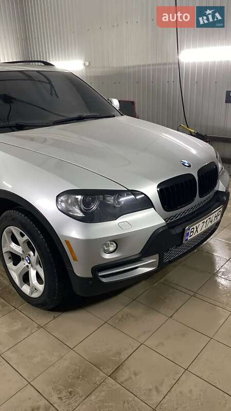 Внедорожник / Кроссовер BMW X5 2009 в Нетешине