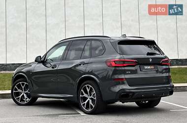 Позашляховик / Кросовер BMW X5 2021 в 