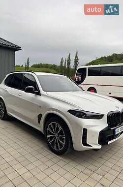 Позашляховик / Кросовер BMW X5 2023 в 
