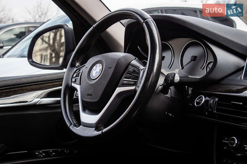 Внедорожник / Кроссовер BMW X5 2016 в Львове