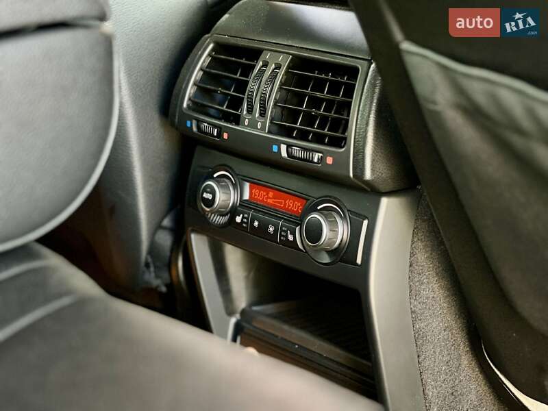Внедорожник / Кроссовер BMW X5 2012 в Луцке