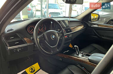 Позашляховик / Кросовер BMW X5 2011 в 
