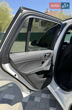 Позашляховик / Кросовер BMW X5 2022 в 
