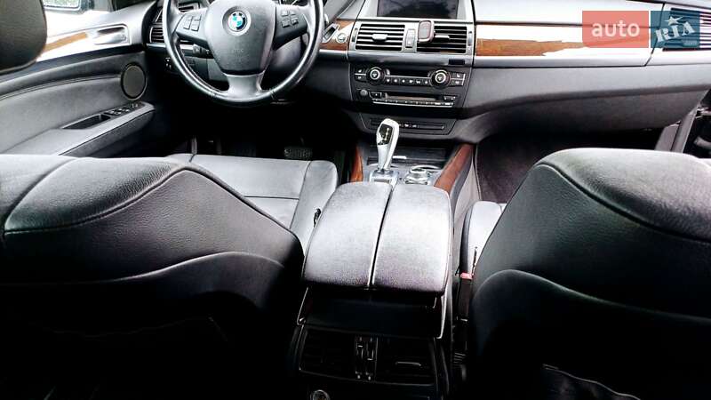 Внедорожник / Кроссовер BMW X5 2011 в Киеве