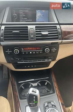 Позашляховик / Кросовер BMW X5 2010 в 