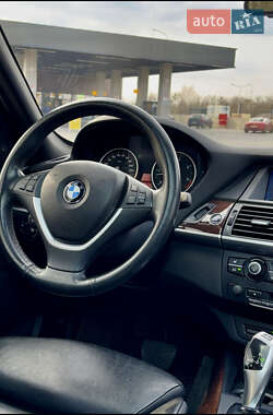 Внедорожник / Кроссовер BMW X5 2010 в 