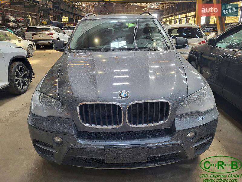 Внедорожник / Кроссовер BMW X5 2011 в Каменец-Подольском