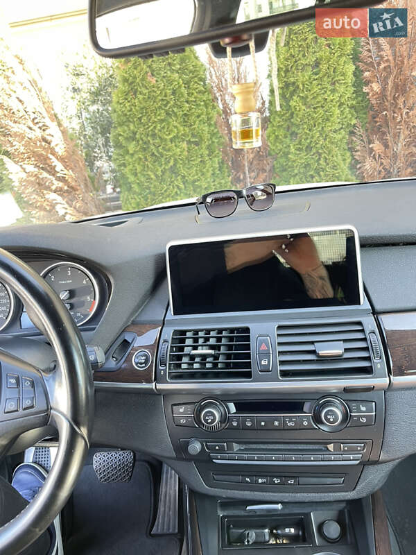 Внедорожник / Кроссовер BMW X5 2010 в Измаиле