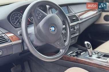 Позашляховик / Кросовер BMW X5 2010 в 