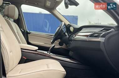 Позашляховик / Кросовер BMW X5 2010 в 