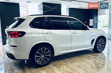 Позашляховик / Кросовер BMW X5 2023 в 