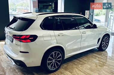 Позашляховик / Кросовер BMW X5 2023 в 