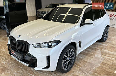 Позашляховик / Кросовер BMW X5 2023 в 