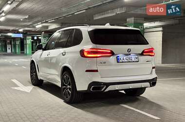 Внедорожник / Кроссовер BMW X5 2022 в 