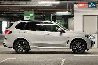 Внедорожник / Кроссовер BMW X5 2022 в 