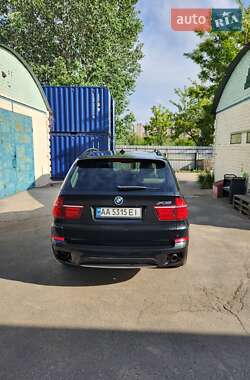 Позашляховик / Кросовер BMW X5 2011 в 
