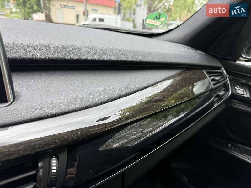 Позашляховик / Кросовер BMW X5 2018 в Чернівцях