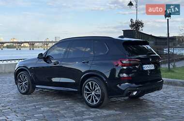 Позашляховик / Кросовер BMW X5 2022 в 