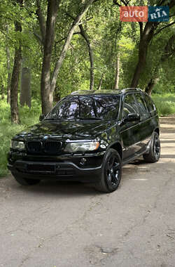 Позашляховик / Кросовер BMW X5 2002 в 