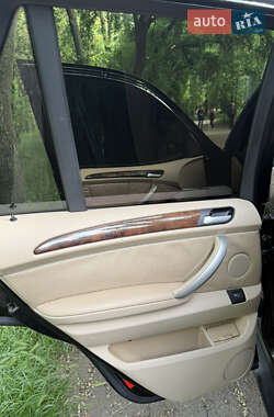 Позашляховик / Кросовер BMW X5 2002 в 