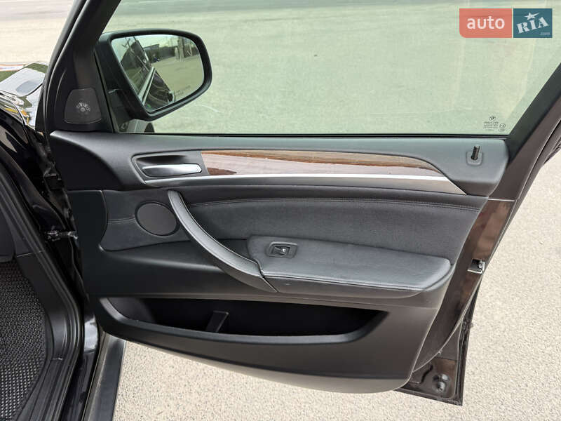 Внедорожник / Кроссовер BMW X5 2011 в Киеве