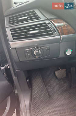 Внедорожник / Кроссовер BMW X5 2008 в 