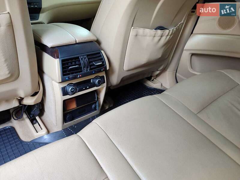 Внедорожник / Кроссовер BMW X5 2011 в Новомосковске