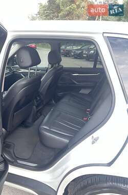 Позашляховик / Кросовер BMW X5 2014 в 