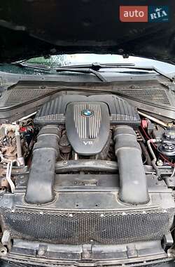 Позашляховик / Кросовер BMW X5 2008 в 