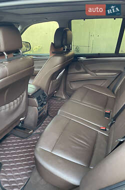 Позашляховик / Кросовер BMW X5 2010 в 