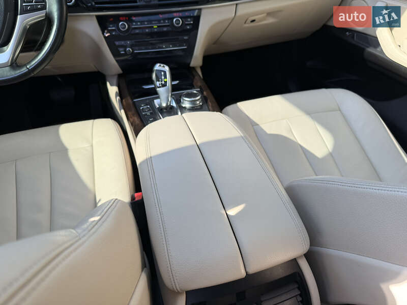 Внедорожник / Кроссовер BMW X5 2017 в Ровно