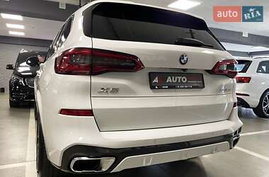 Позашляховик / Кросовер BMW X5 2020 в 