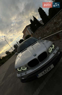 Внедорожник / Кроссовер BMW X5 2003 в 