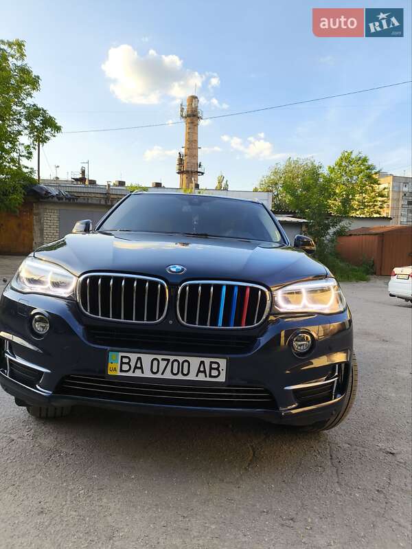Позашляховик / Кросовер BMW X5 2014 в 