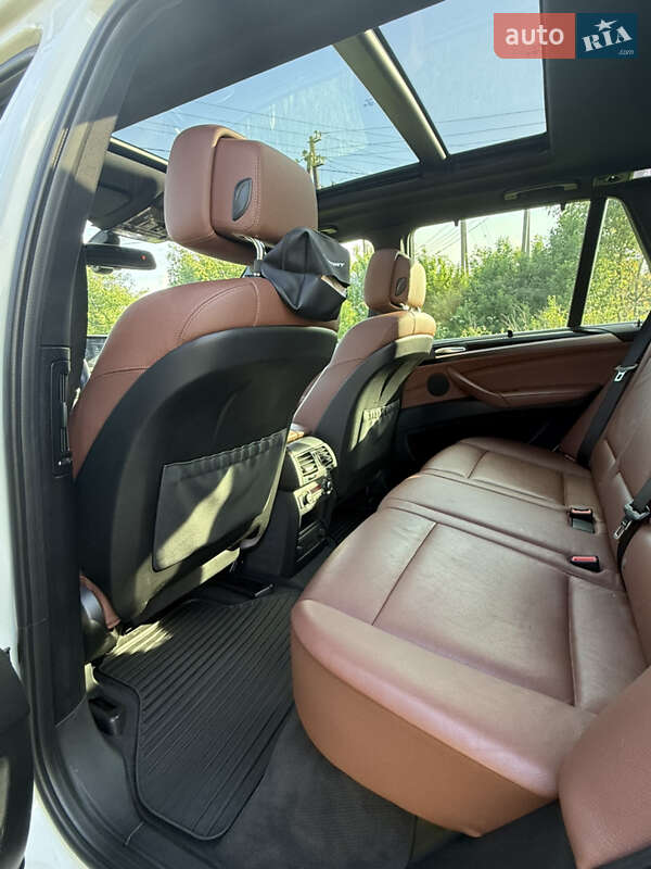 Позашляховик / Кросовер BMW X5 2012 в Луцьку