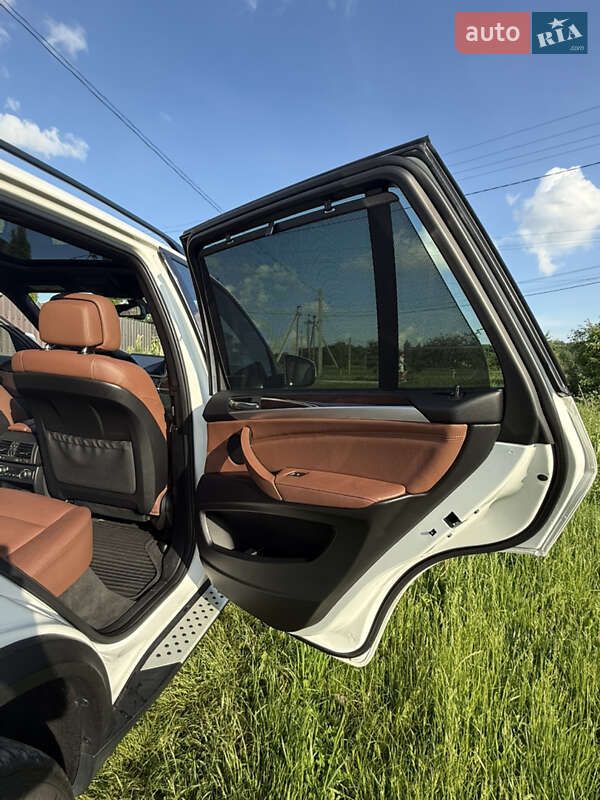 Позашляховик / Кросовер BMW X5 2012 в Луцьку