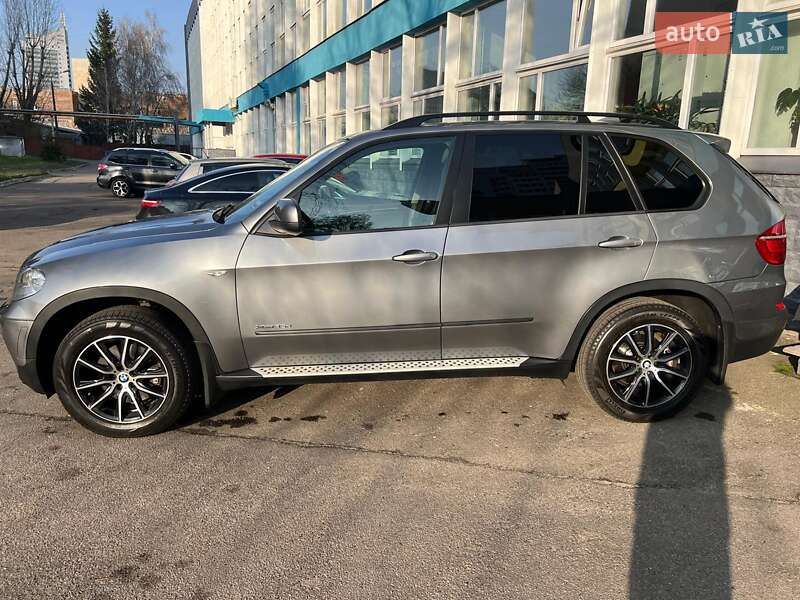 Позашляховик / Кросовер BMW X5 2012 в 