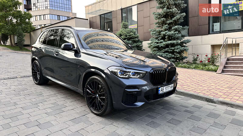 Позашляховик / Кросовер BMW X5 2022 в 