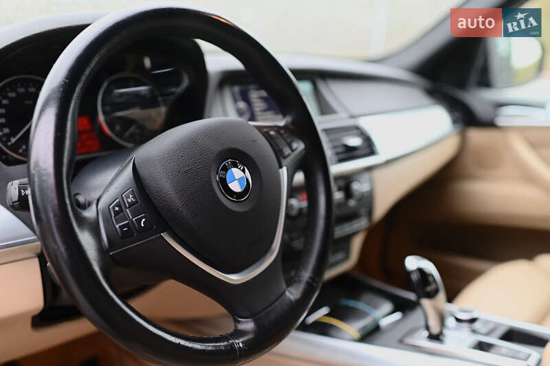 Внедорожник / Кроссовер BMW X5 2011 в Дубно