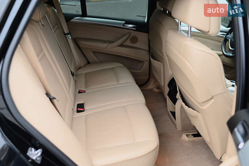 Внедорожник / Кроссовер BMW X5 2011 в Дубно